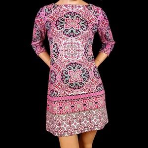 Wisp Paisley Shift Mini Dress Size 2 Pink Black 3/4 Sleeve Floral Knit Boat Neck